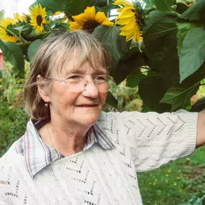 Sabine, 71 ans, habite à Lille